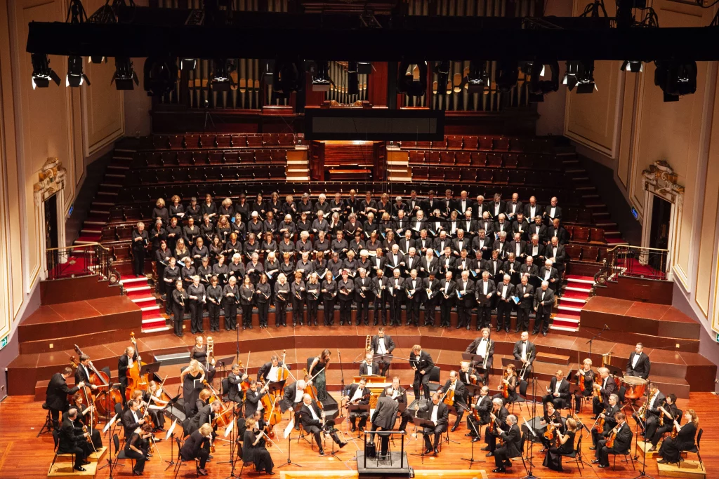 Vue depuis les gradins d'un orchestre symphonique